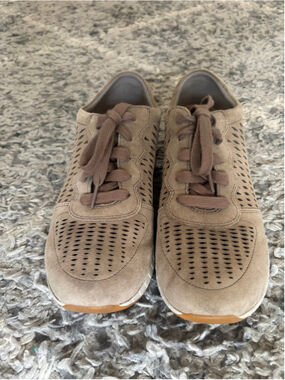 Earth shoes